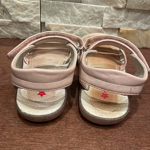 Hush Puppies Pink Sandals - Picture 4 of 7